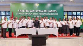 Ketum PP PBSI Fadil Imran bersama jajaran pengurus (Foto : Humas PBSI)