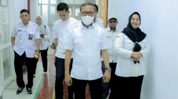 Tepis Isu Mogok Kerja, Bupati Halmahera Tengah Sambangi RSUD Weda