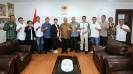 Ketum Koni Pusat Marciano Norman bersama Keempat federasi Pordasi (Foto : Humas Koni Pusat)