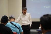 Ketua Komite wasit dan Departemen Wasit Yoshimi Ogawa berdiskusi dengan awak media (Foto : Media PSSI)