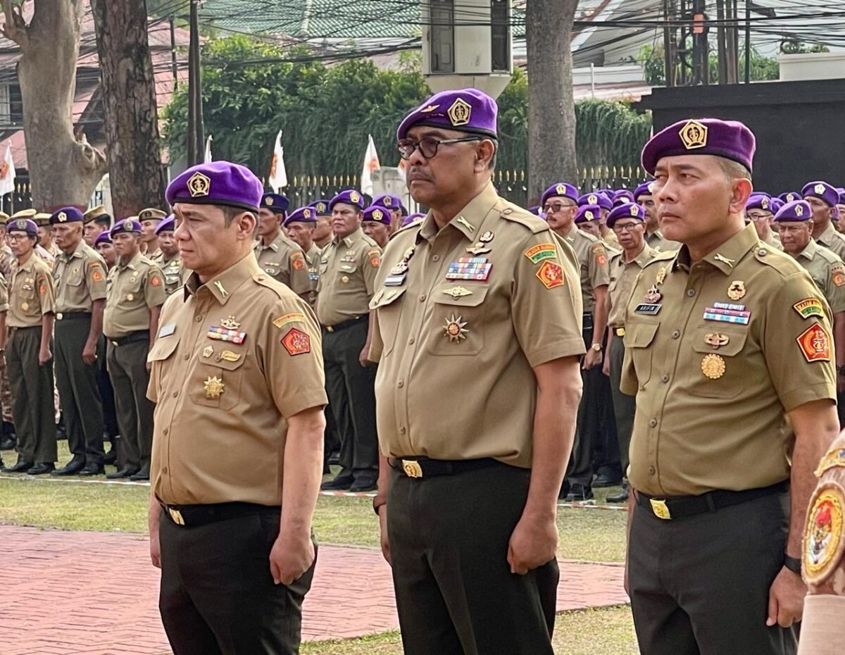 Ketum DPN IARMI  Prof. Dr. H. Bahrullah Akbar, S.E., M.B.A. Sekjen Ir. H. A. Riza Patria, M.B.A. dan Bendum Drs. Arifin, M.A.P. saat dilantik Menko Polkam Djamari Chaniago sebagai pengurusan DPN IARMI periode 2025–2030