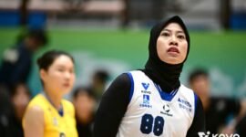 Megawati hangesti Pertiwi dari Hyundai Hillstate melihat ke lapangan setelah menyelesaikan reli selama pertandingan Grup B melawan Korea HiPass Expressway (foto: Kovo)